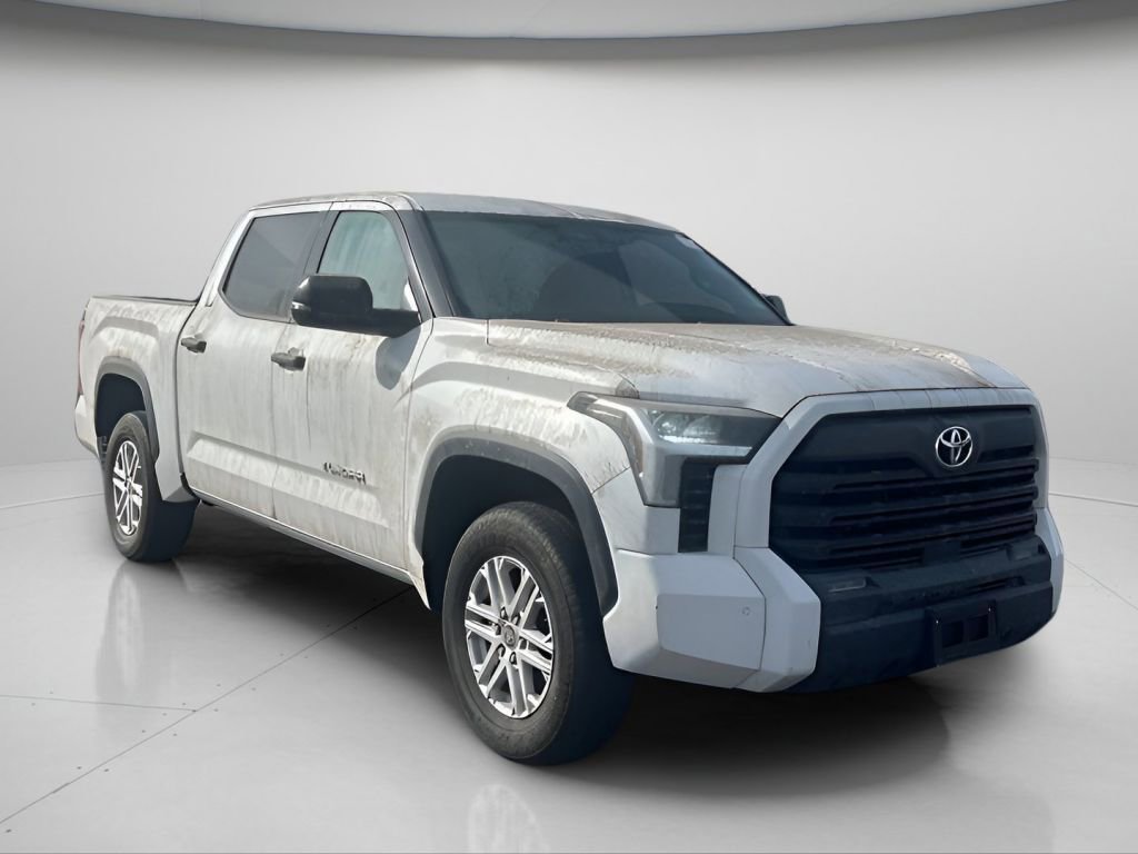 Used 2022 Toyota Tundra SR5 w/ SR5 Convenience Package image 2