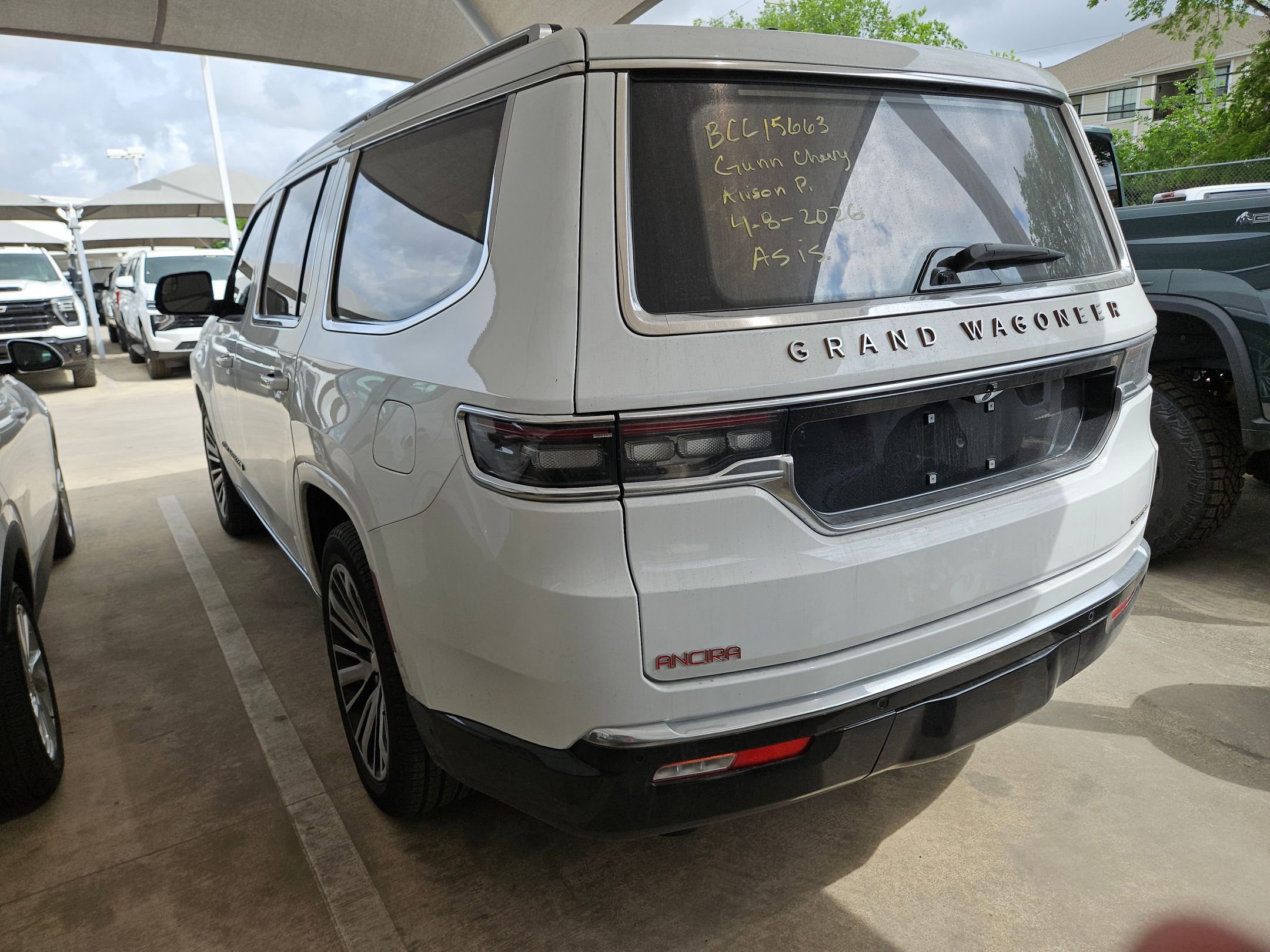 Used 2024 Jeep Grand Wagoneer Series III w/ HD Trailer Tow Package image 4