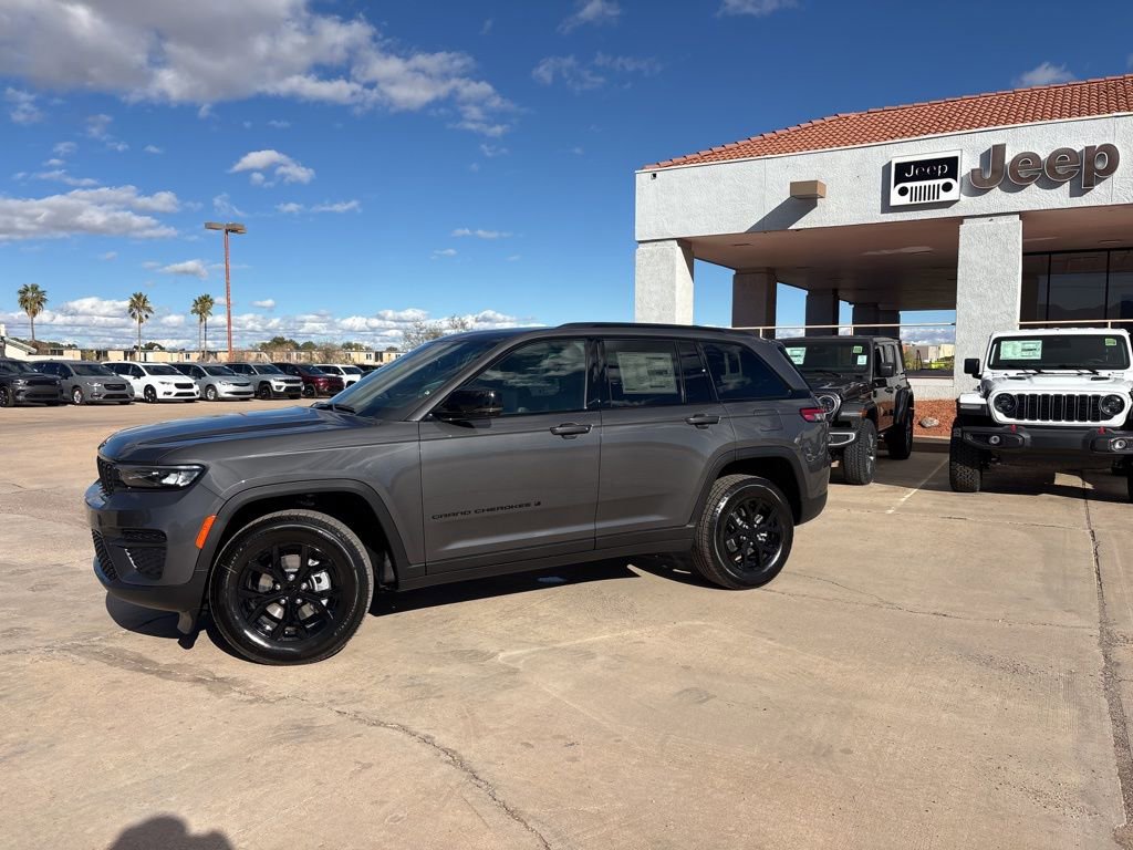 New 2025 Jeep Grand Cherokee Altitude video 1