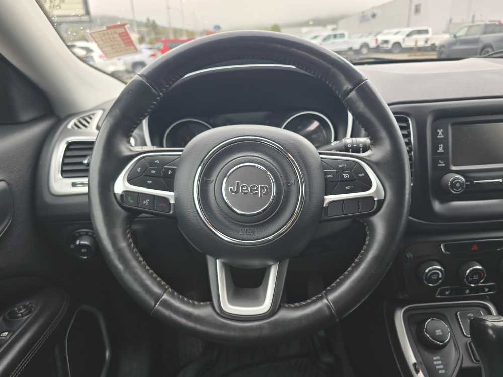 Used 2018 Jeep Compass Latitude w/ Cold Weather Group image 11