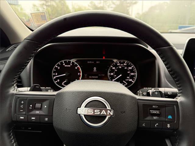 Used 2025 Nissan Rogue SV AWD/4WD image 10