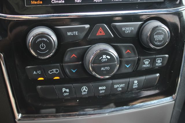 Used 2021 Jeep Grand Cherokee Limited AWD/4WD image 9