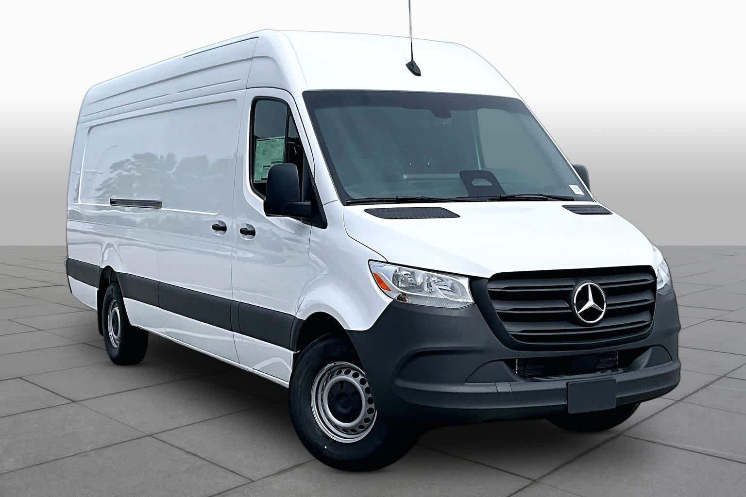 New 2026 Mercedes-Benz Sprinter 2500 video 2
