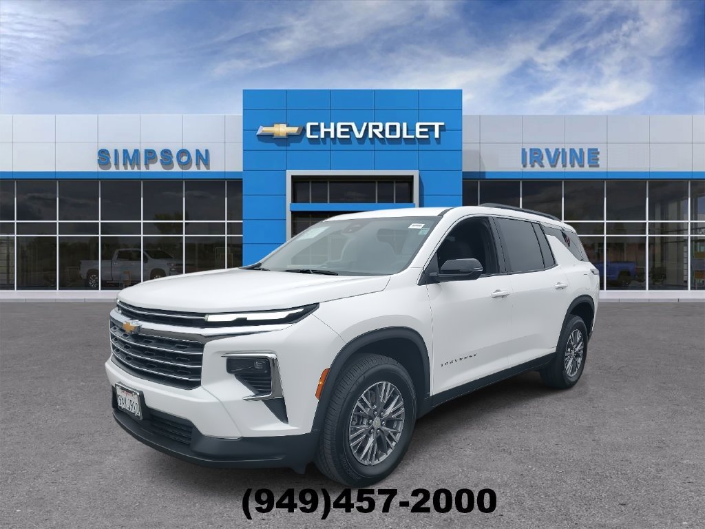 Used 2026 Chevrolet Traverse LT FWD image 4