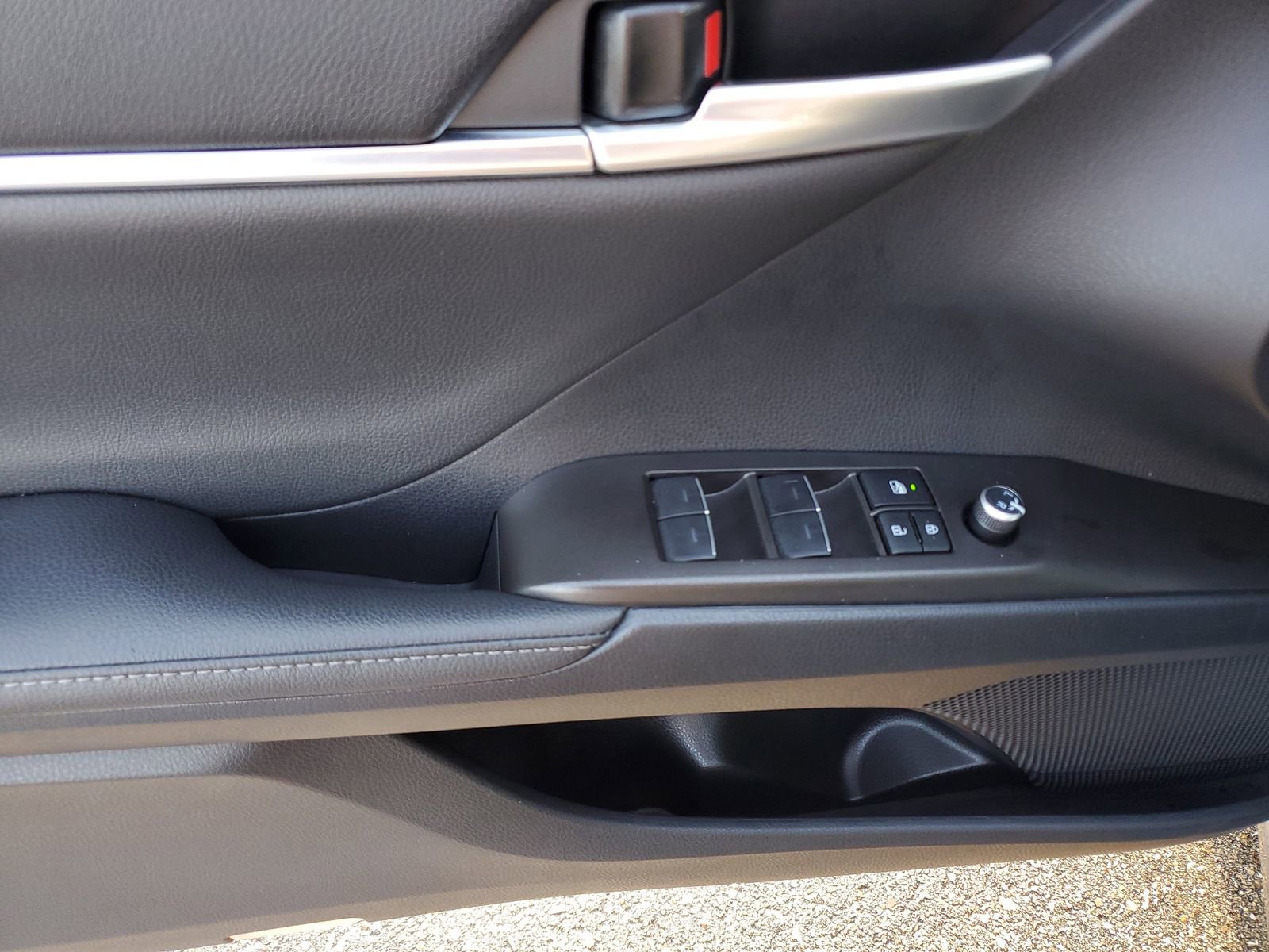 Certified 2024 Toyota Camry XLE w/ Cold Weather Package FWD image 19