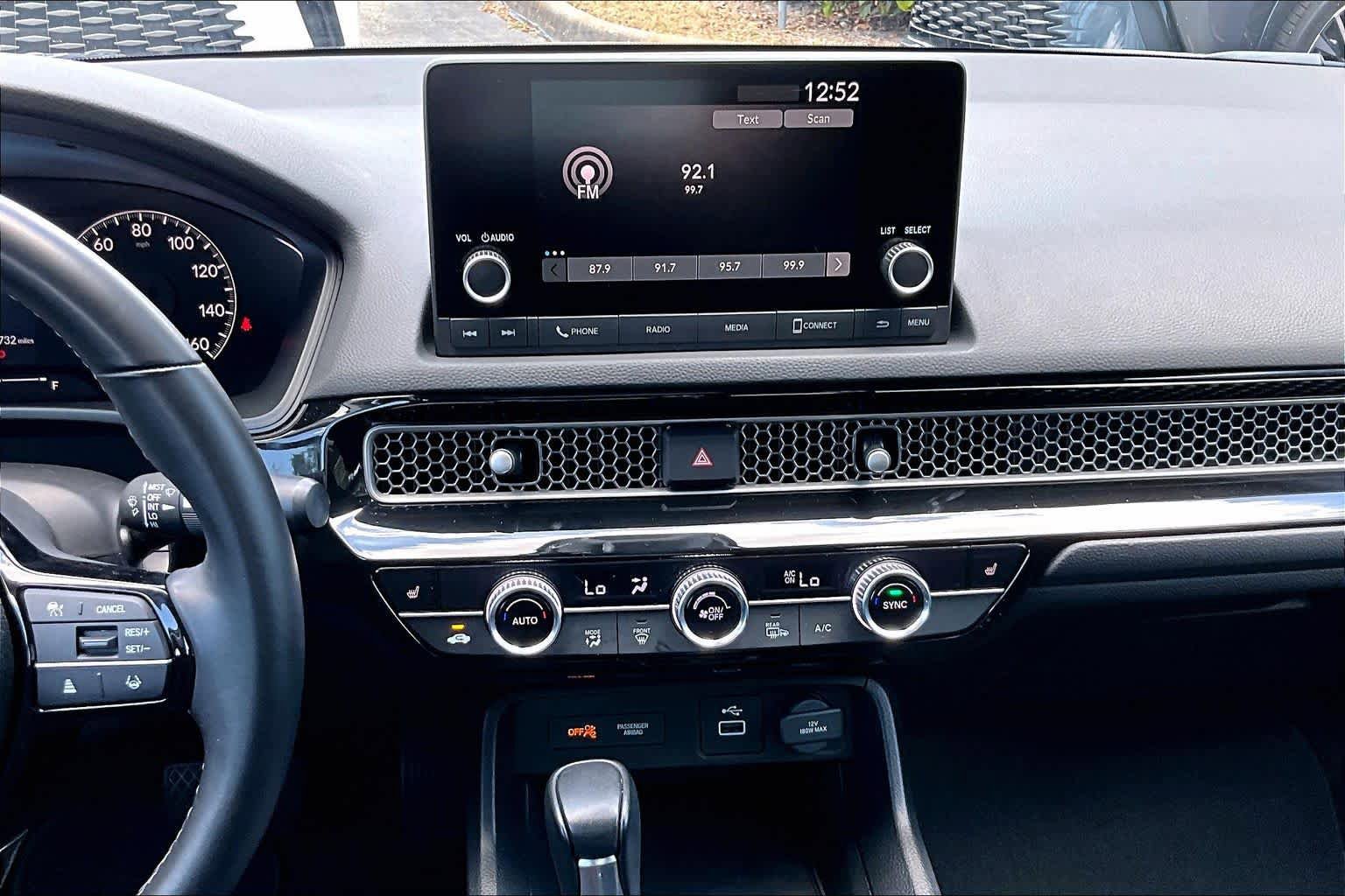 Used 2024 Honda Civic EX image 7