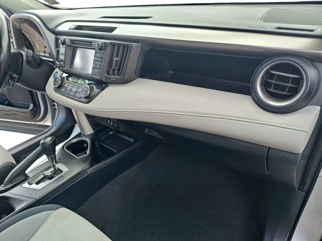 Used 2016 Toyota RAV4 XLE AWD/4WD image 15