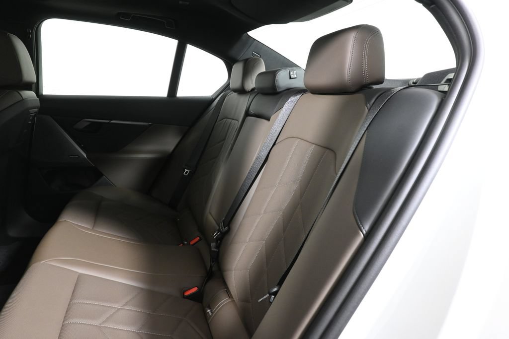 New 2027 BMW 530i xDrive w/ Premium Package AWD/4WD image 4