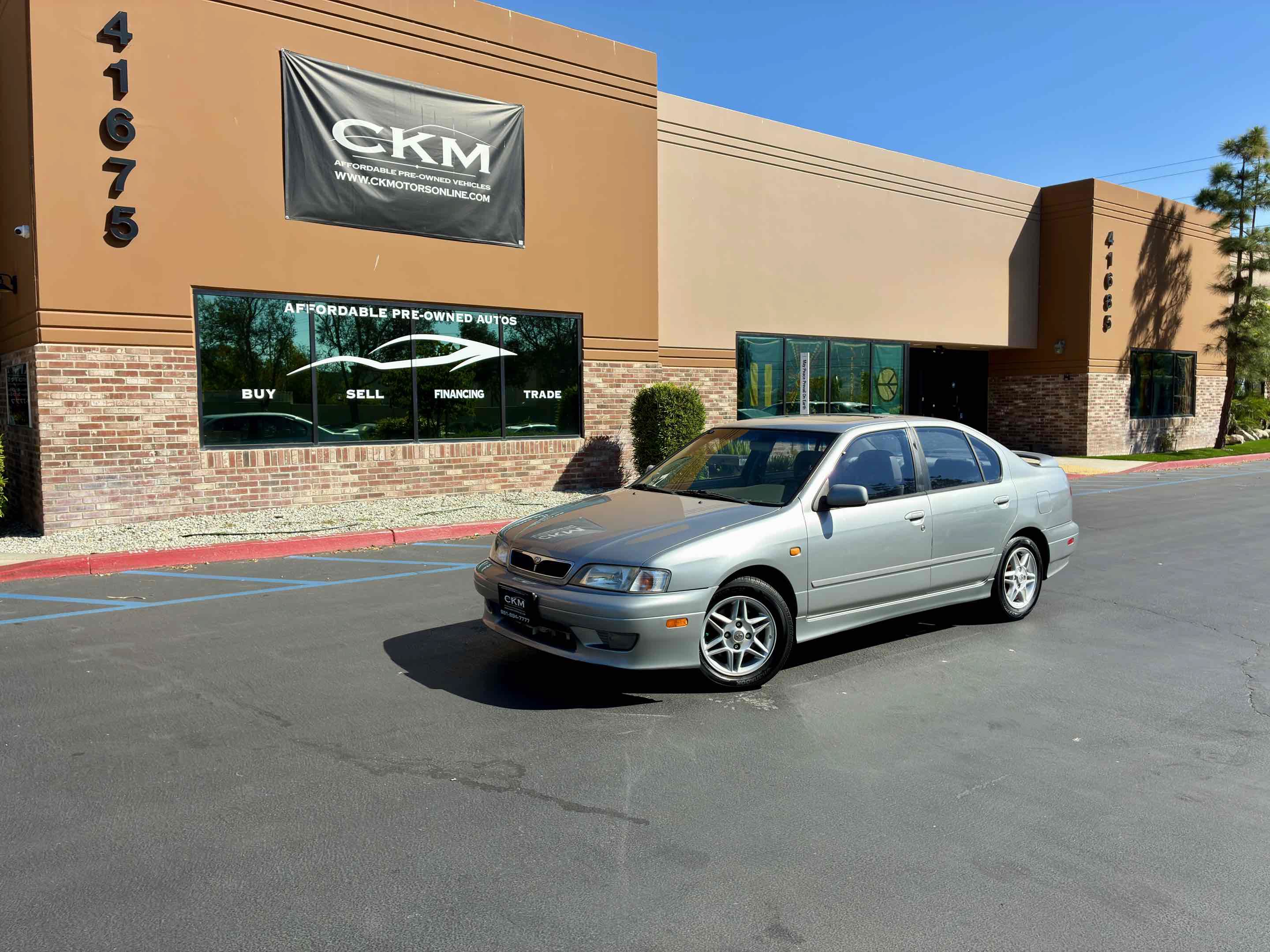 Used 1999 INFINITI G20 FWD image 2