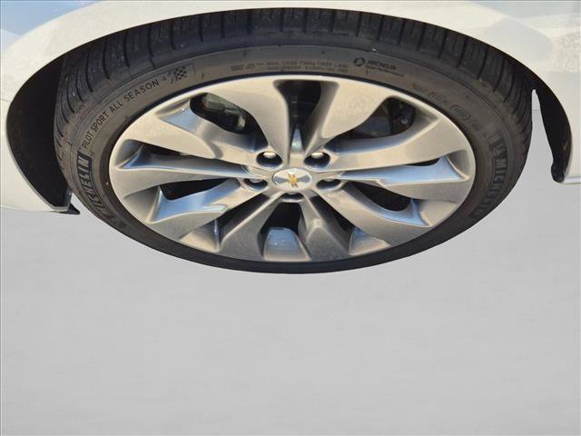 Used 2018 Chevrolet Malibu Premier w/ Premier Sun and Wheel Package FWD image 10