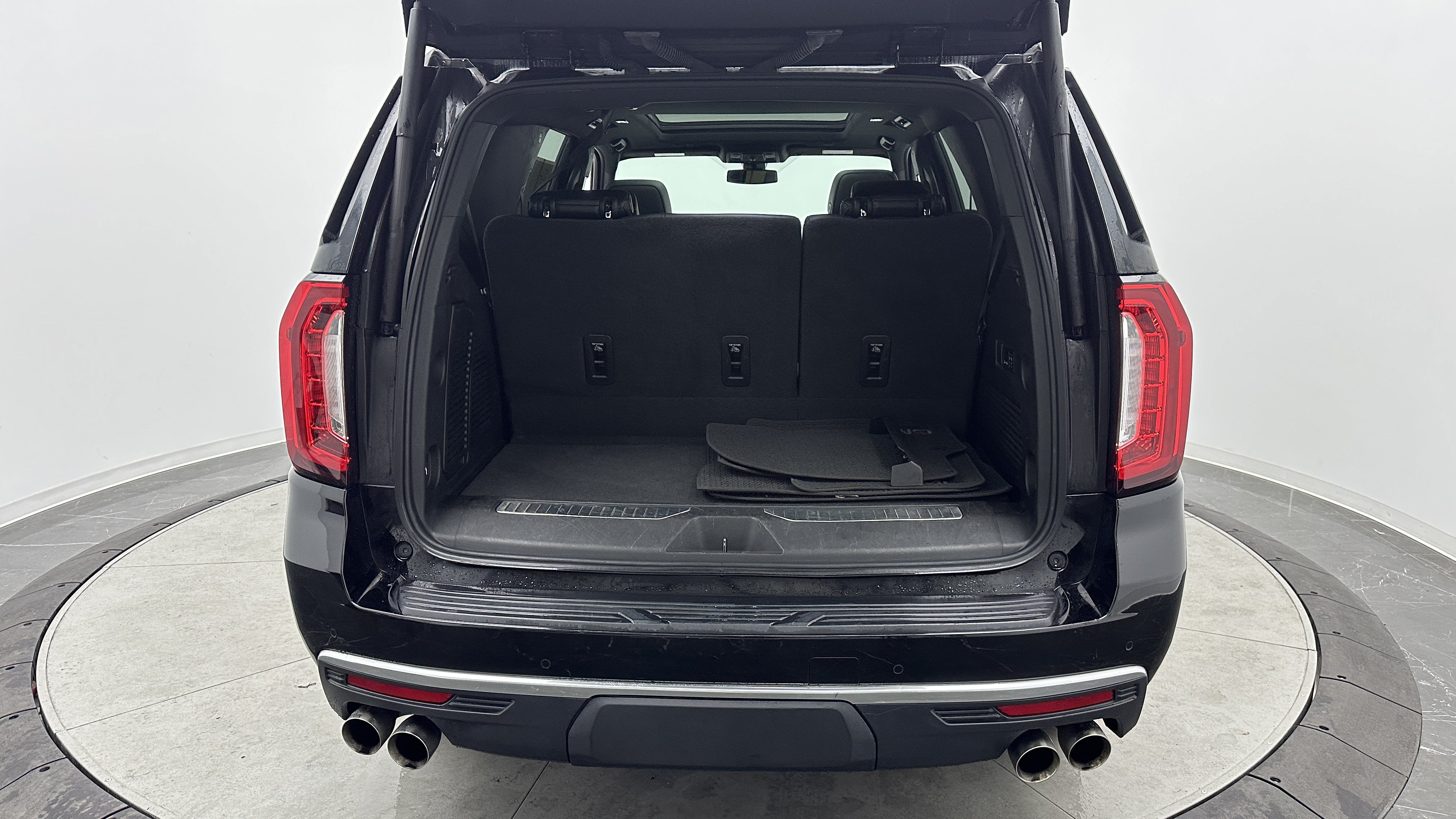 Used 2022 GMC Yukon Denali RWD image 31