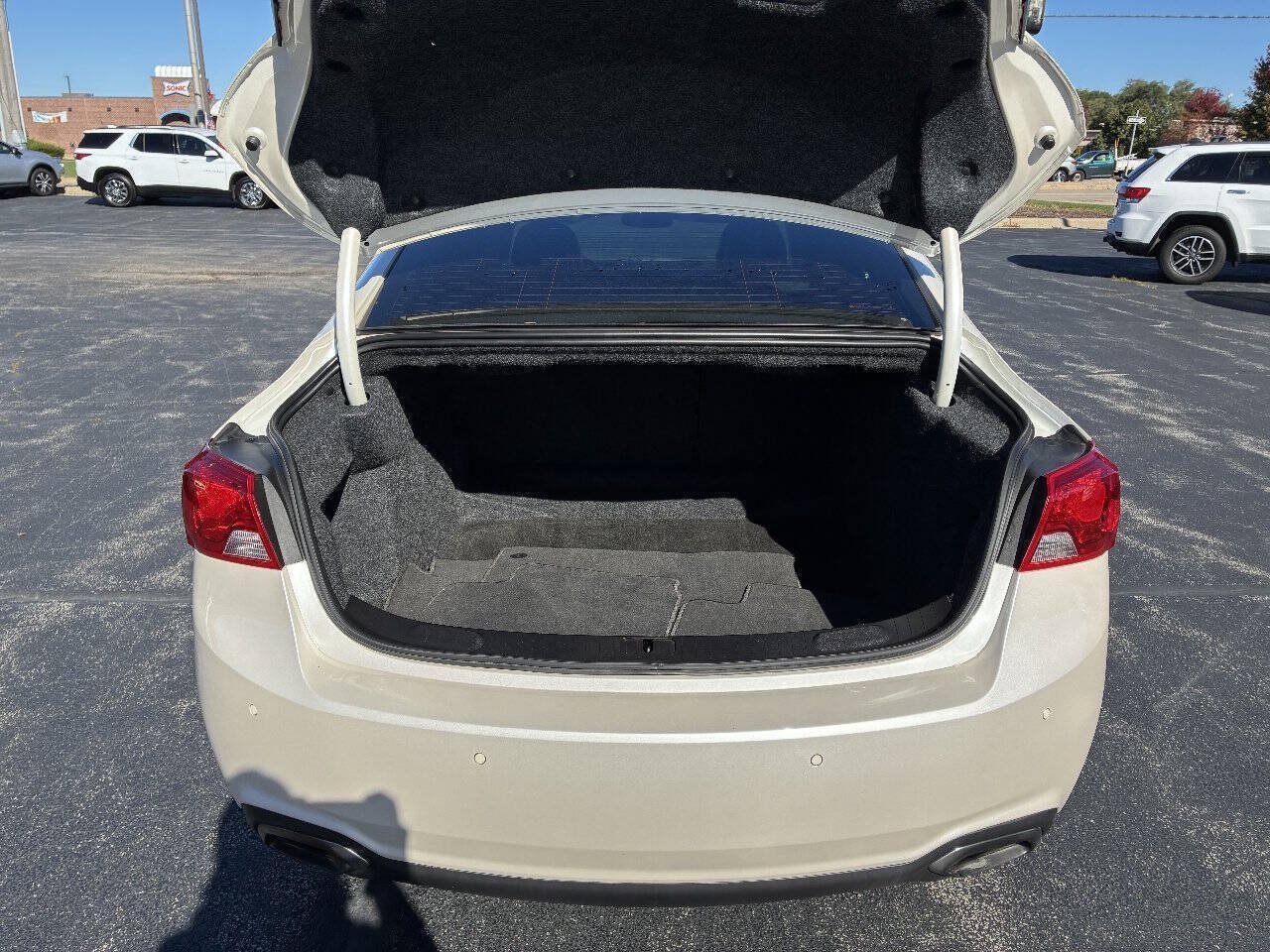 Used 2014 Chevrolet Impala LTZ FWD image 23