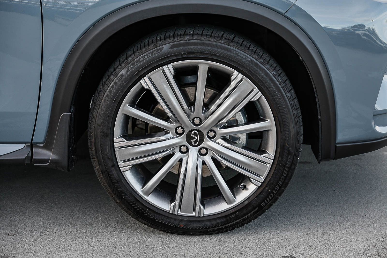 Used 2023 INFINITI QX50 Sensory image 9