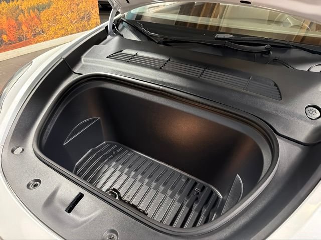 Used 2023 Tesla Model Y Long Range AWD/4WD image 18