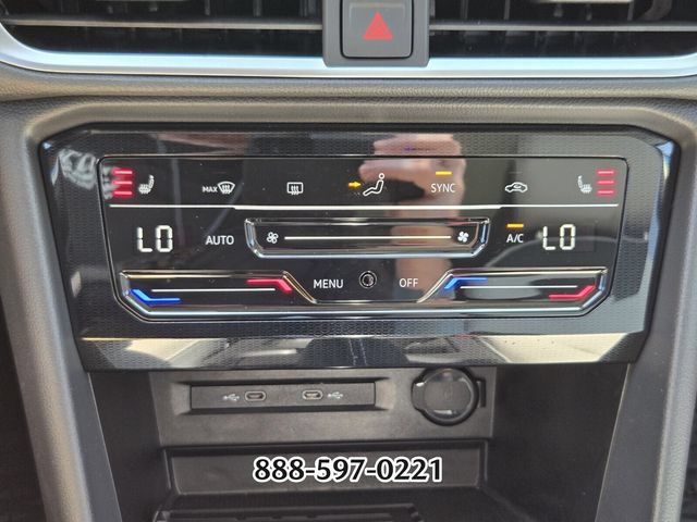 Certified 2025 Volkswagen Taos SE FWD image 24