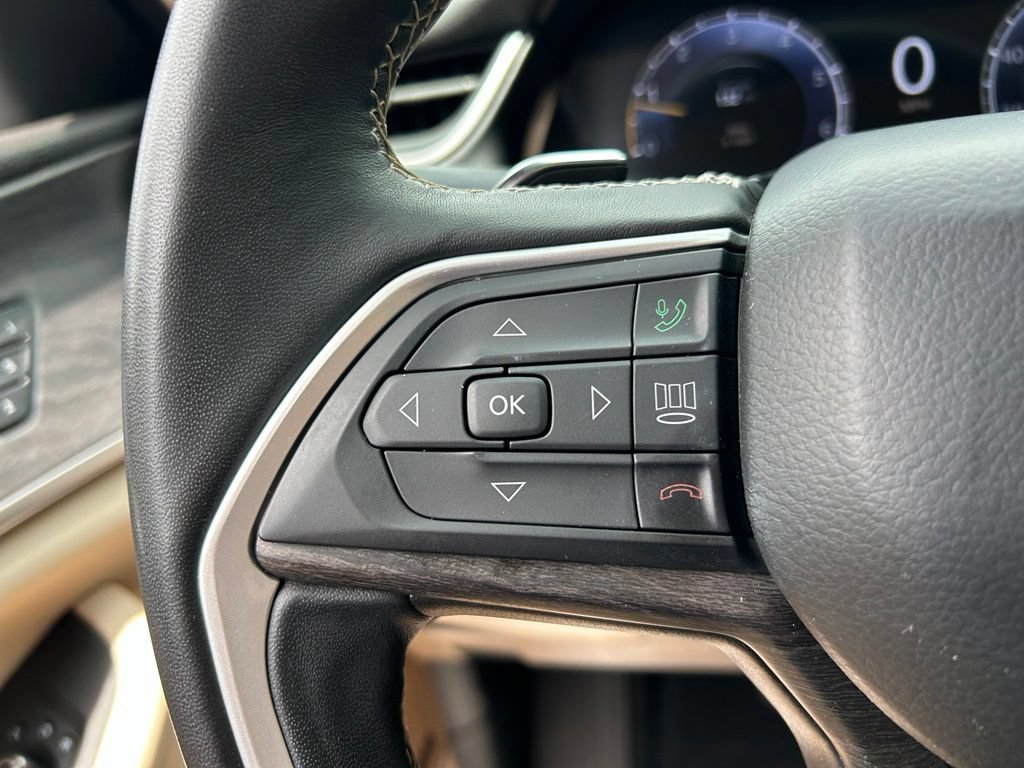 Used 2021 Jeep Grand Cherokee L Limited AWD/4WD image 24