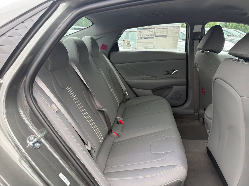 Used 2026 Hyundai Elantra Sport FWD image 31