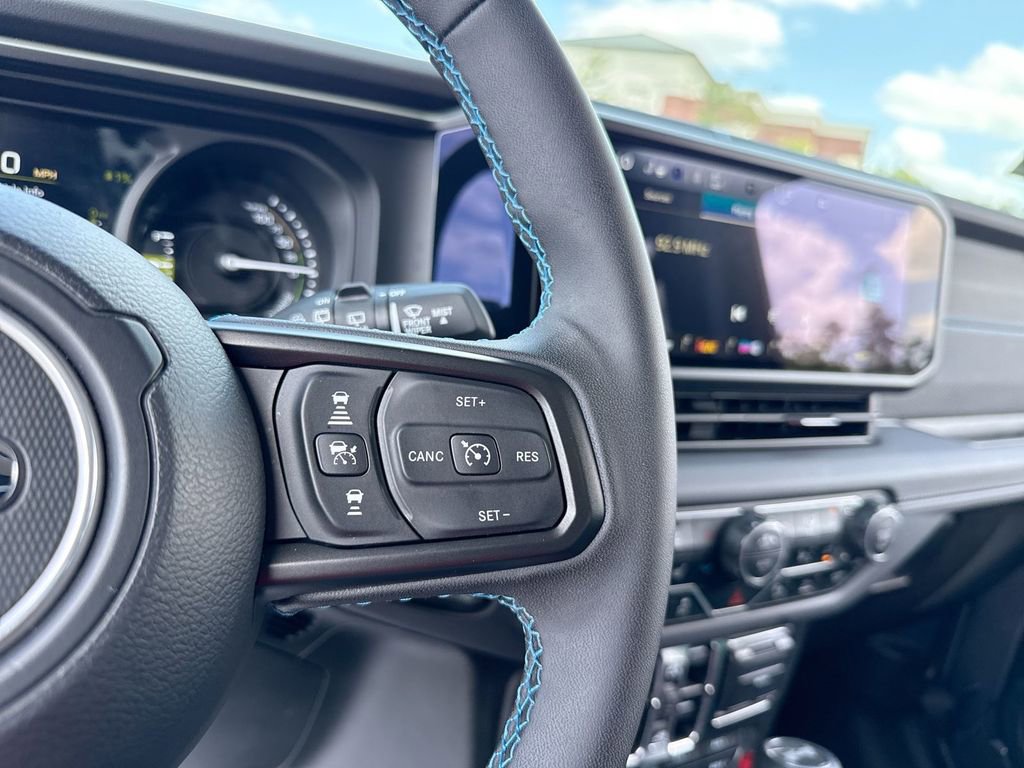 Used 2025 Jeep Wrangler Unlimited Rubicon 4xe w/ Safety Group AWD/4WD image 14