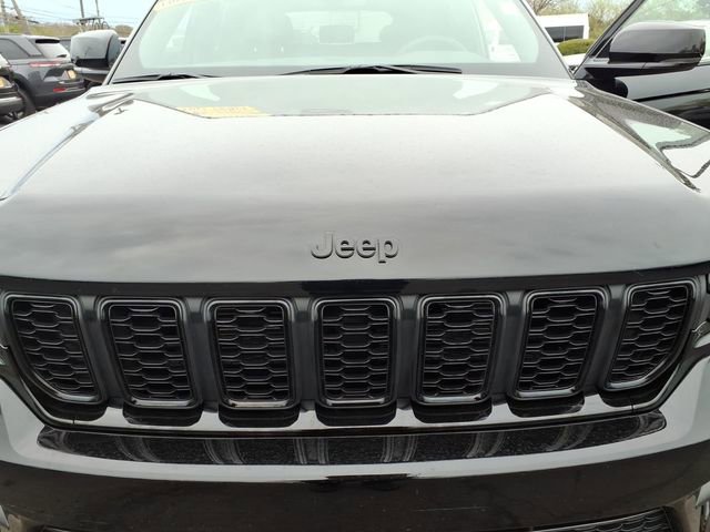 Certified 2023 Jeep Grand Cherokee Altitude AWD/4WD image 27