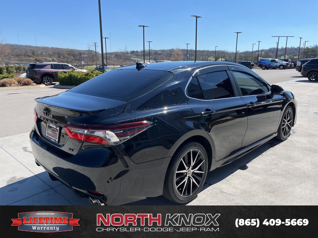 Used 2023 Toyota Camry SE image 19