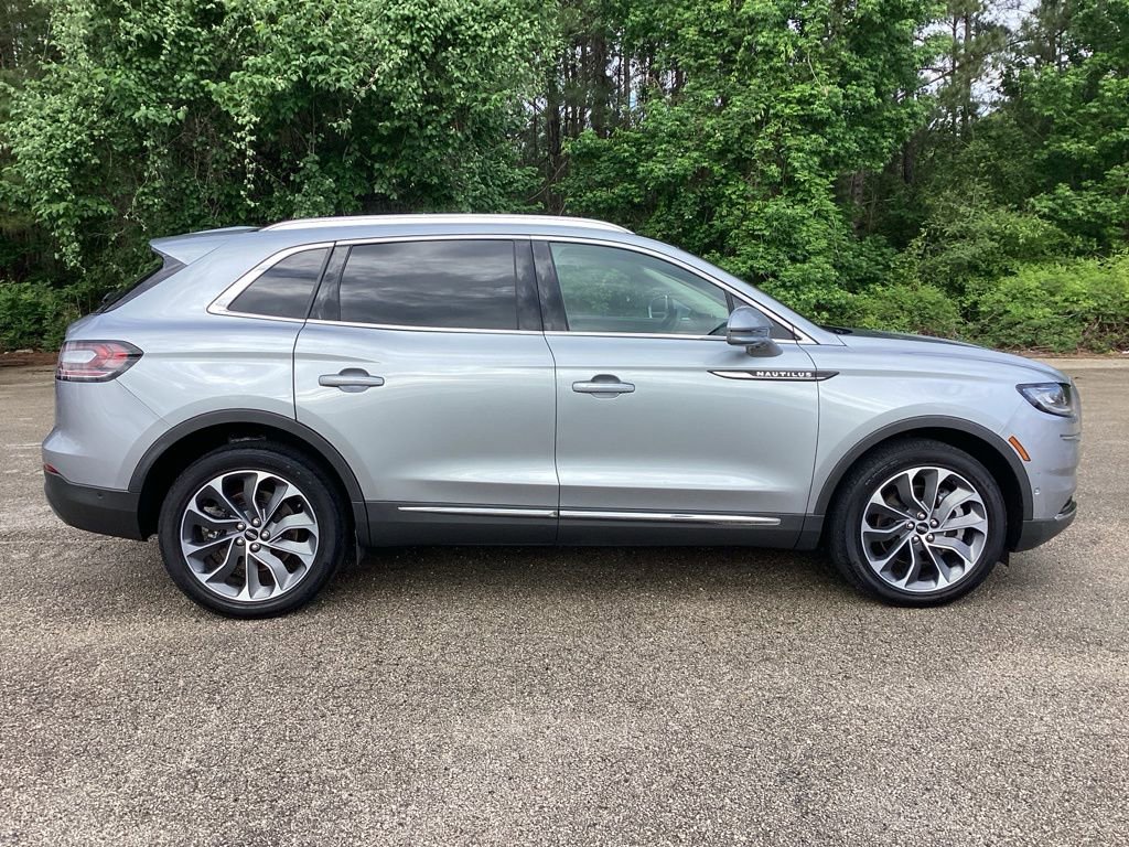 Used 2022 Lincoln Nautilus Reserve w/ Equipment Group 201A AWD/4WD image 4