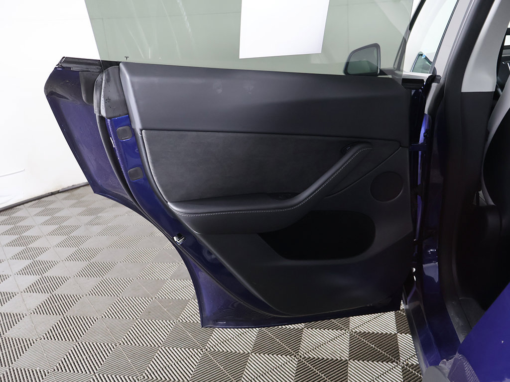 Used 2023 Tesla Model Y Long Range AWD/4WD image 29