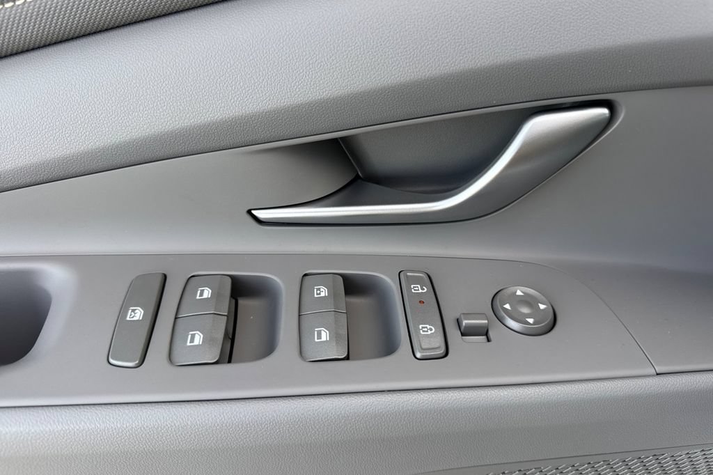 New 2026 Hyundai Elantra SEL Sport Premium FWD image 10