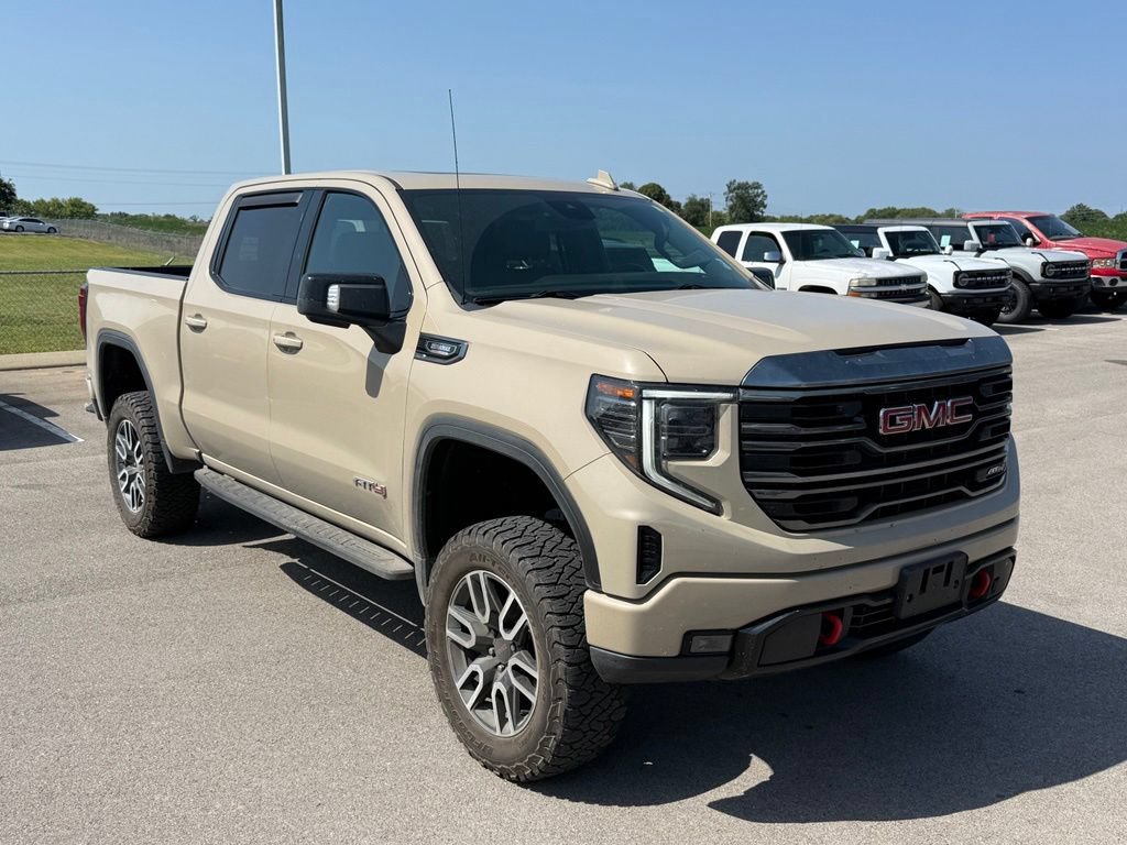 Used 2022 GMC Sierra 1500 AT4 w/ AT4 Preferred Package AWD/4WD image 2