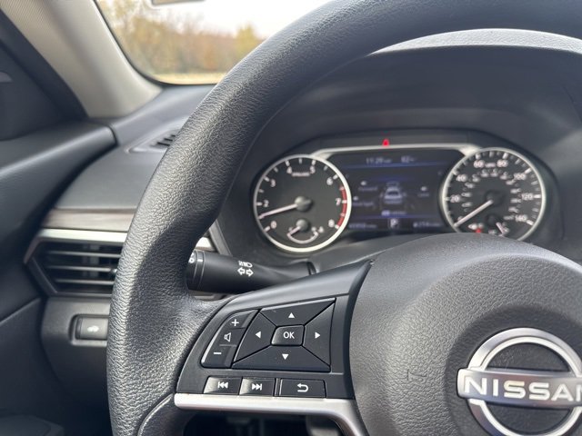 Used 2024 Nissan Altima 2.5 SV image 10