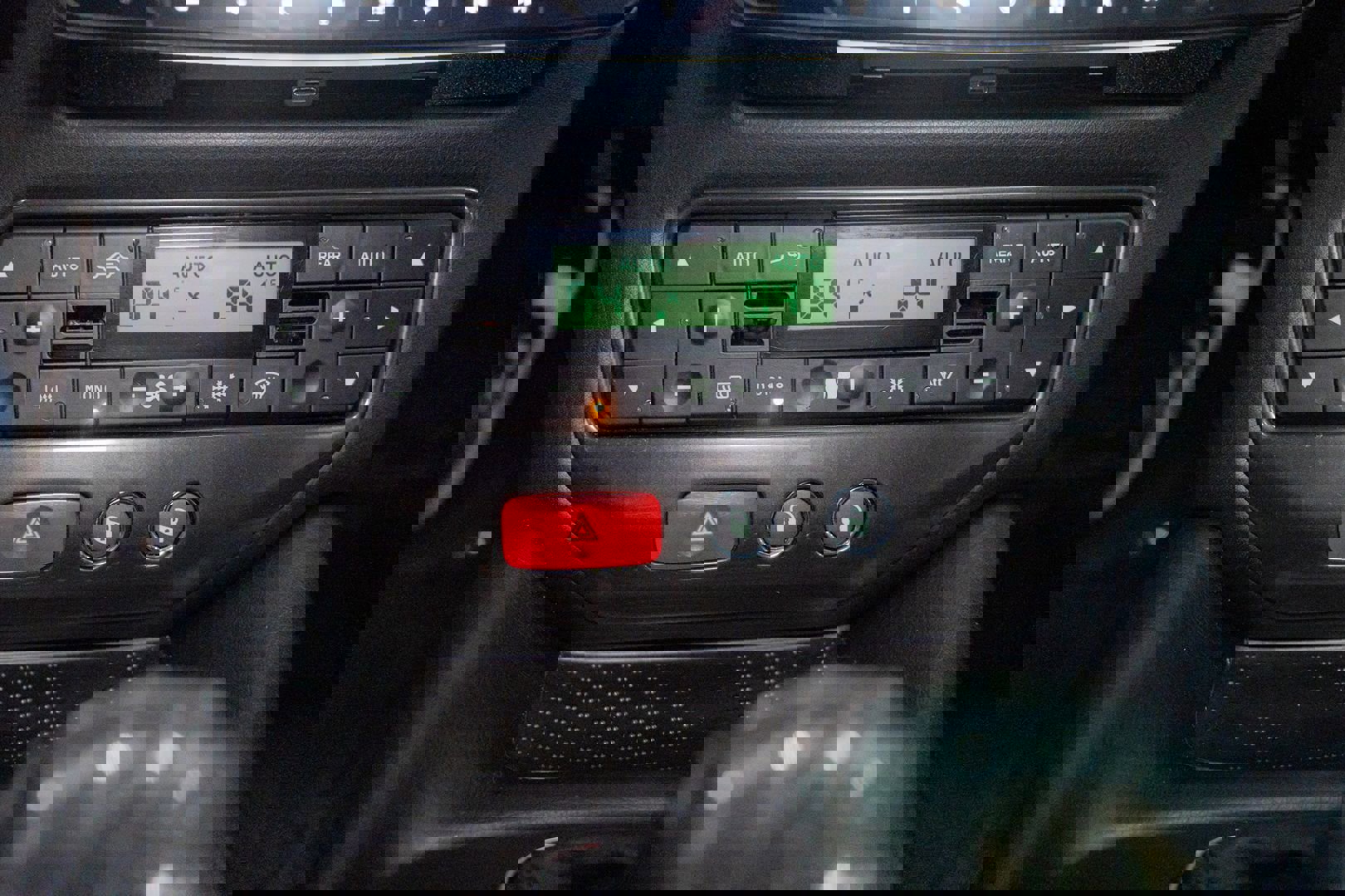 Used 2014 Maserati GranTurismo MC image 45