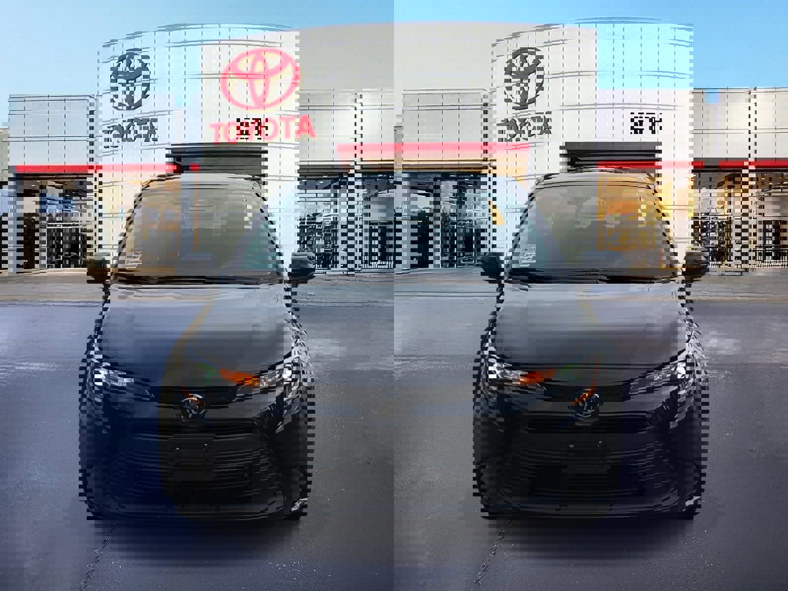 Used 2024 Toyota Corolla LE image 2