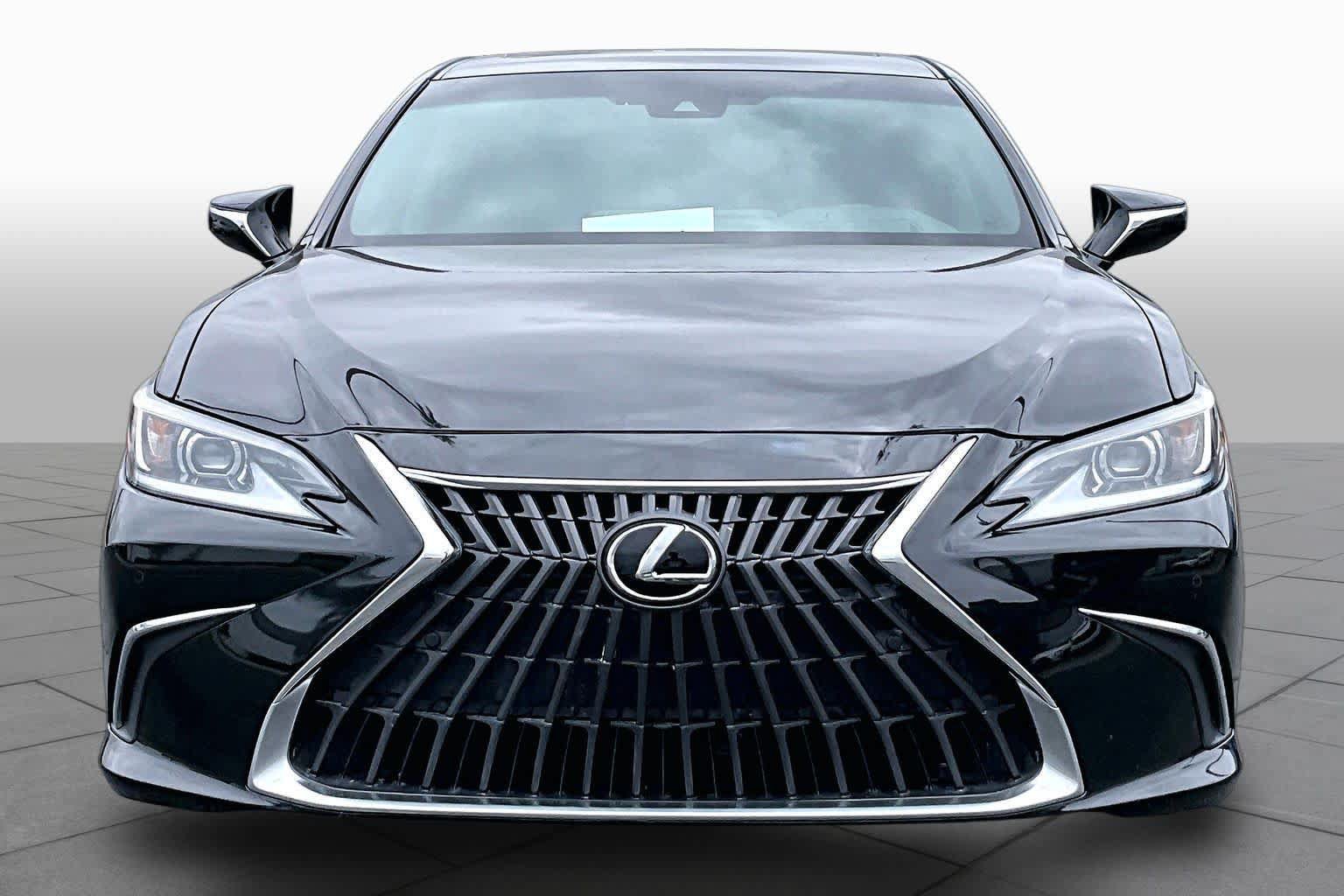 Used 2024 Lexus ES 300h w/ Premium Package FWD image 3
