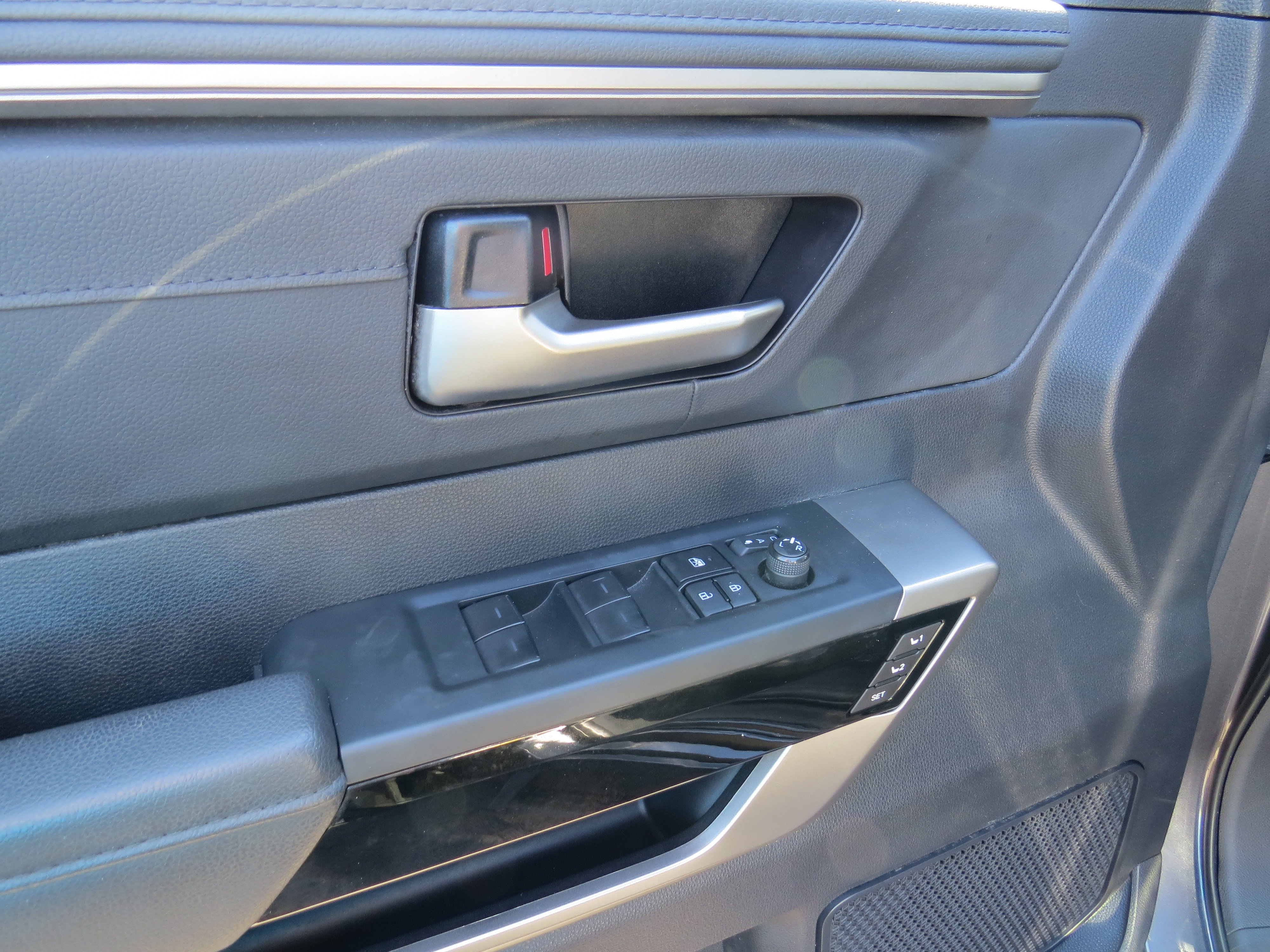 Used 2023 Toyota Tundra Limited AWD/4WD image 19