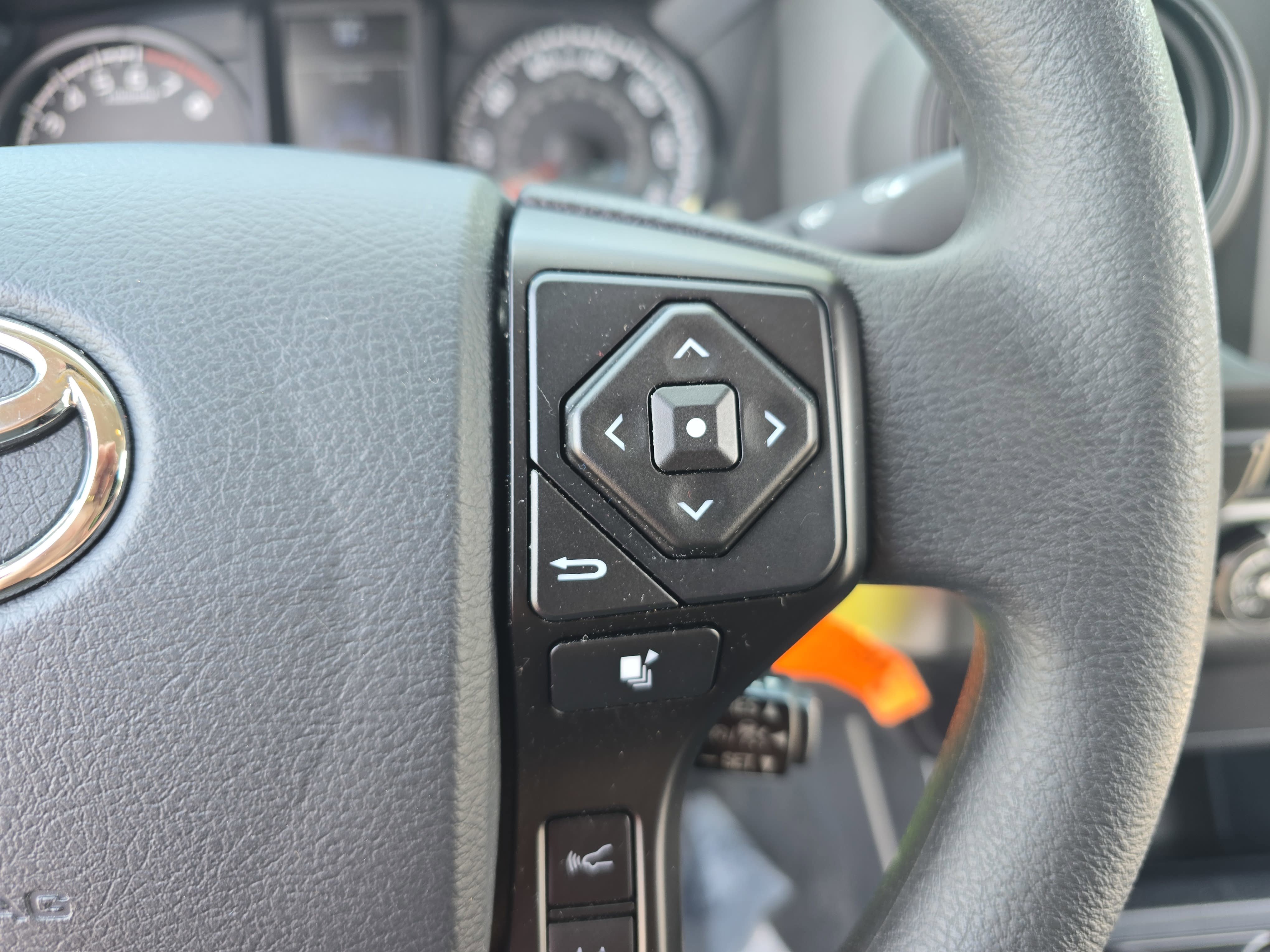 Used 2019 Toyota Tacoma SR w/ SX Package AWD/4WD image 17