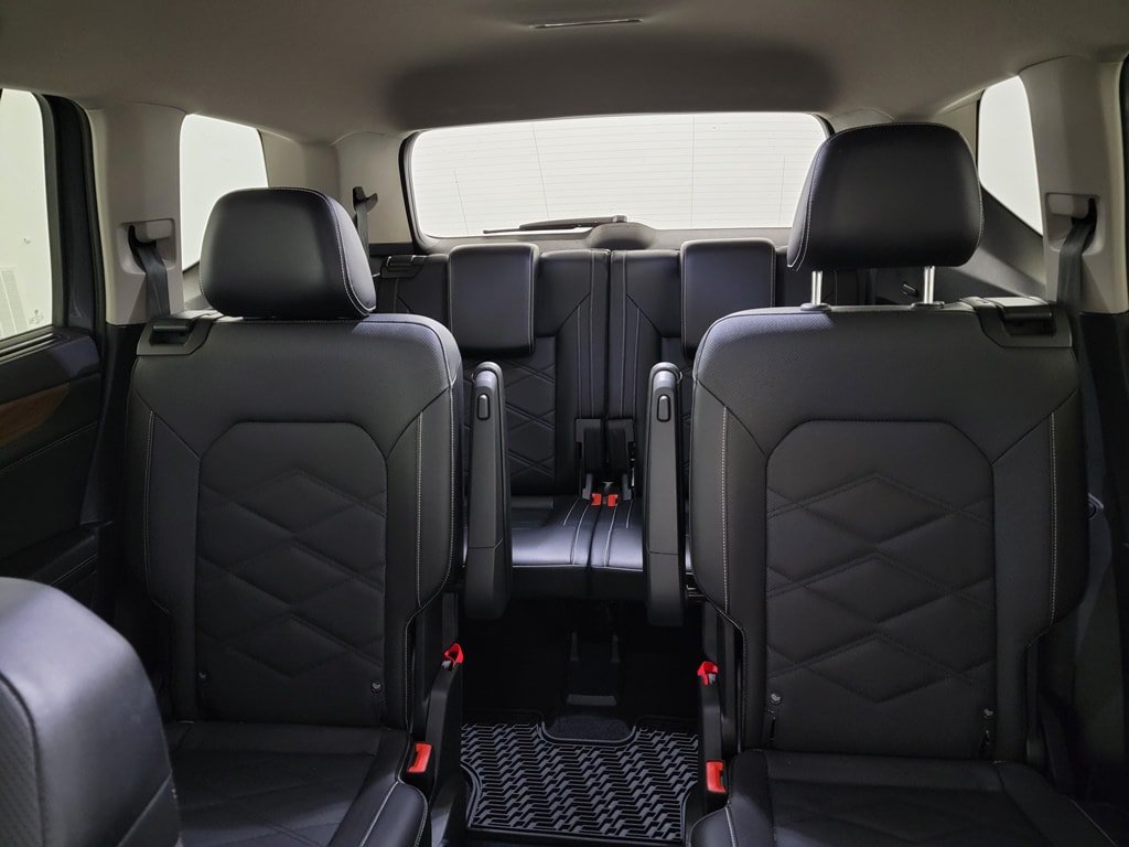 Used 2024 Volkswagen Atlas SE AWD/4WD image 13