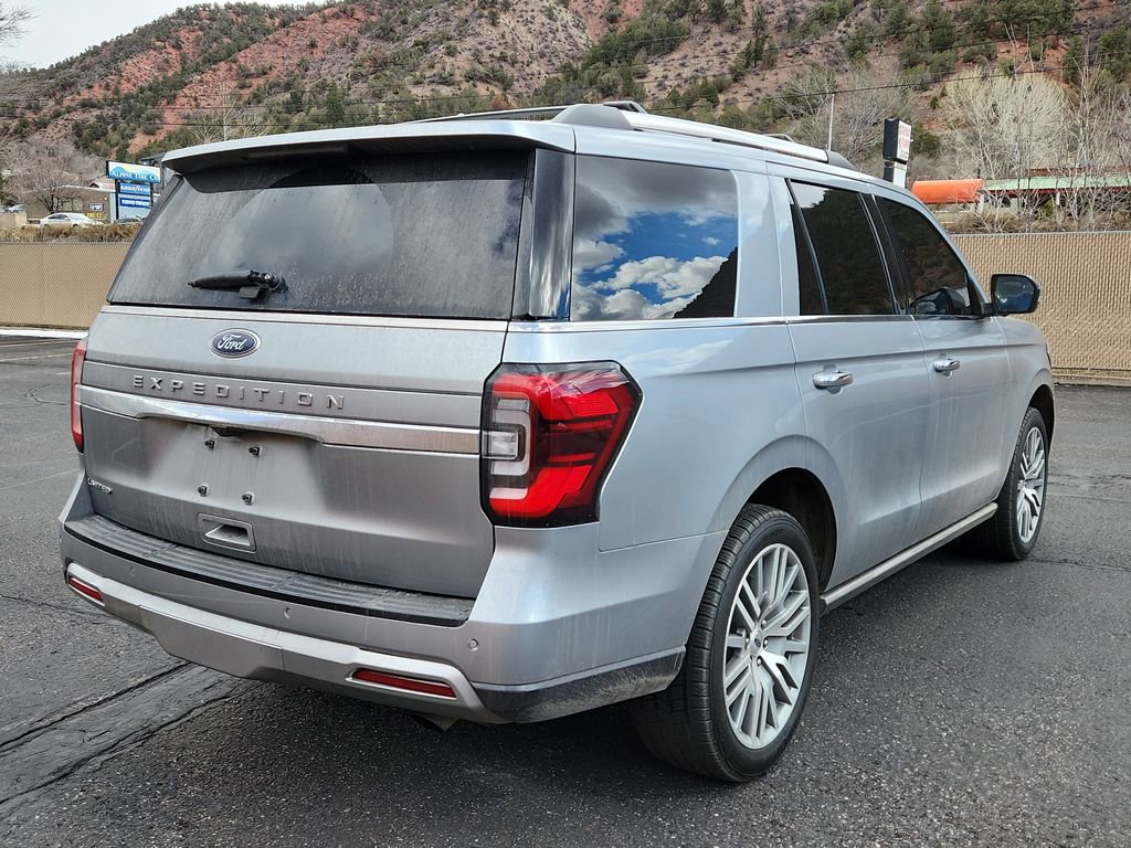 Used 2022 Ford Expedition Limited image 3