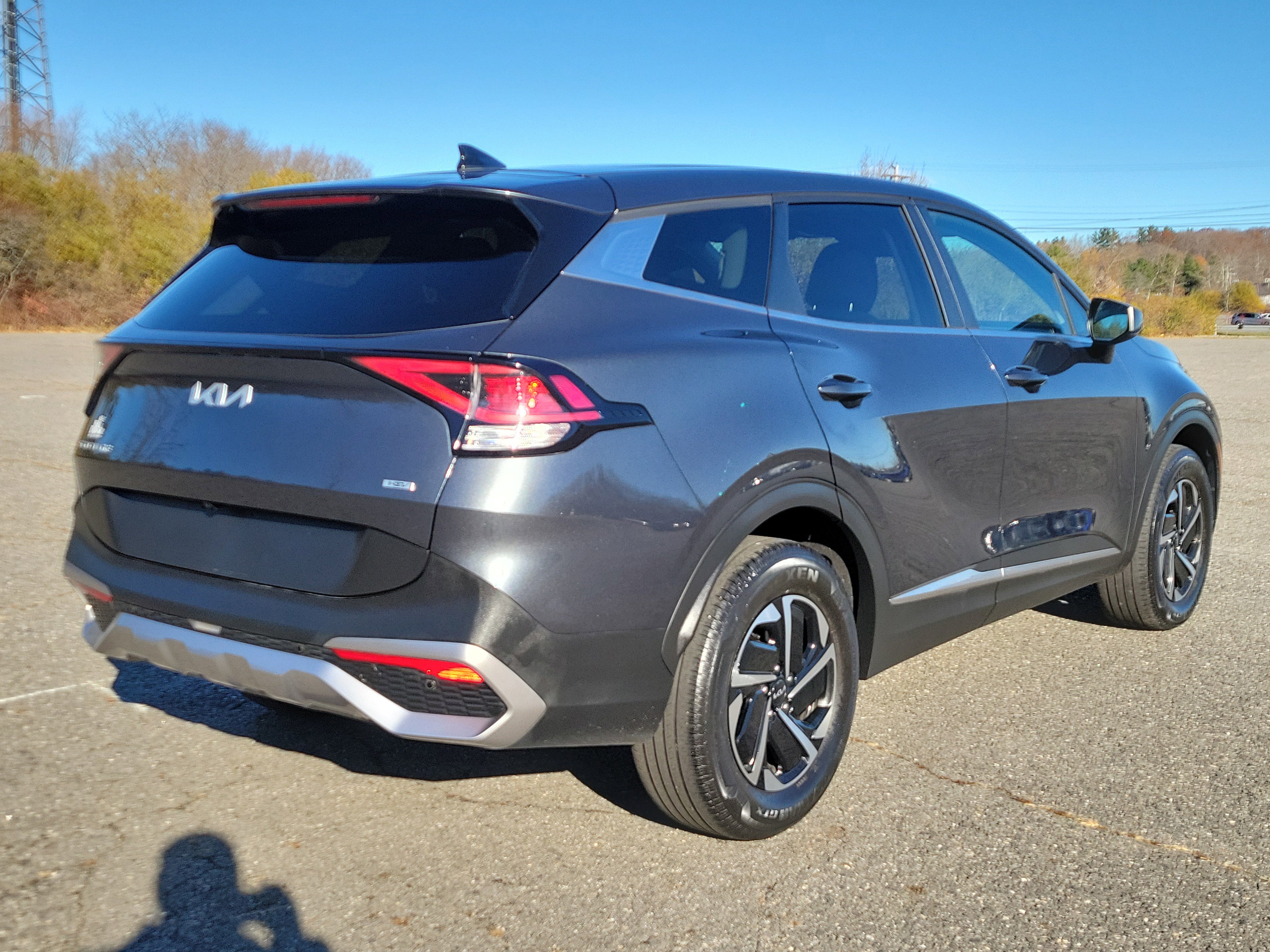 Used 2023 Kia Sportage LX image 5