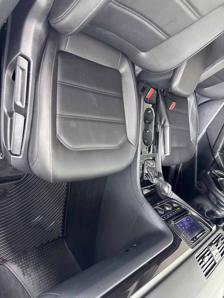 Used 2019 Volkswagen Passat 2.0T SE R-Line image 23