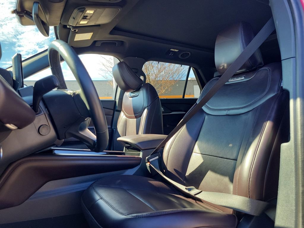 Used 2025 Ford Explorer Platinum image 16