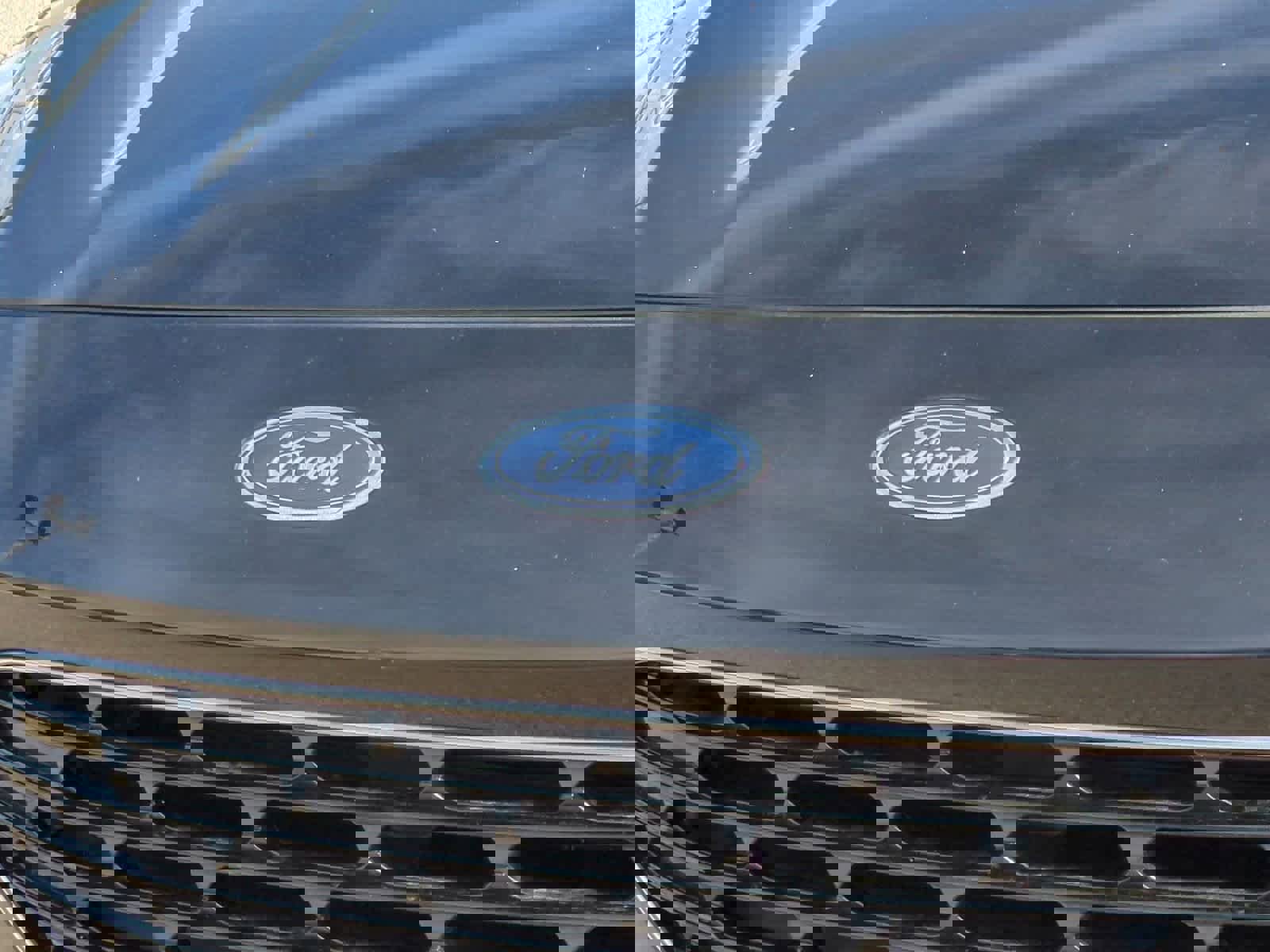 Used 2021 Ford Escape SE w/ SE Sport Appearance Package image 12