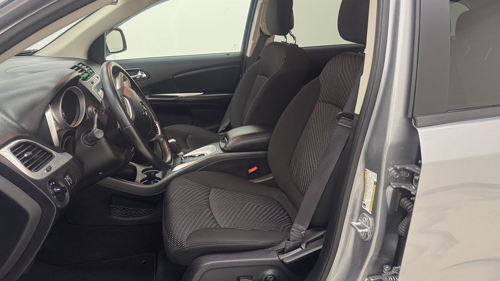 Used 2020 Dodge Journey SE w/ SE Popular Equipment Group FWD image 15