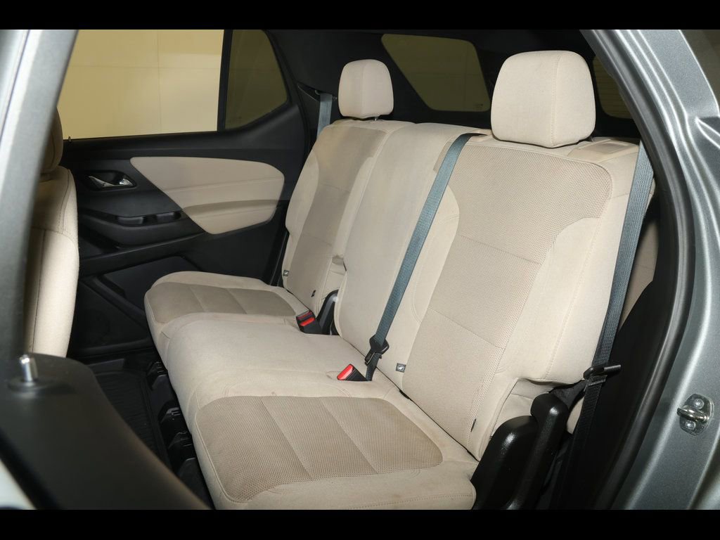 Used 2023 Chevrolet Traverse LS image 13