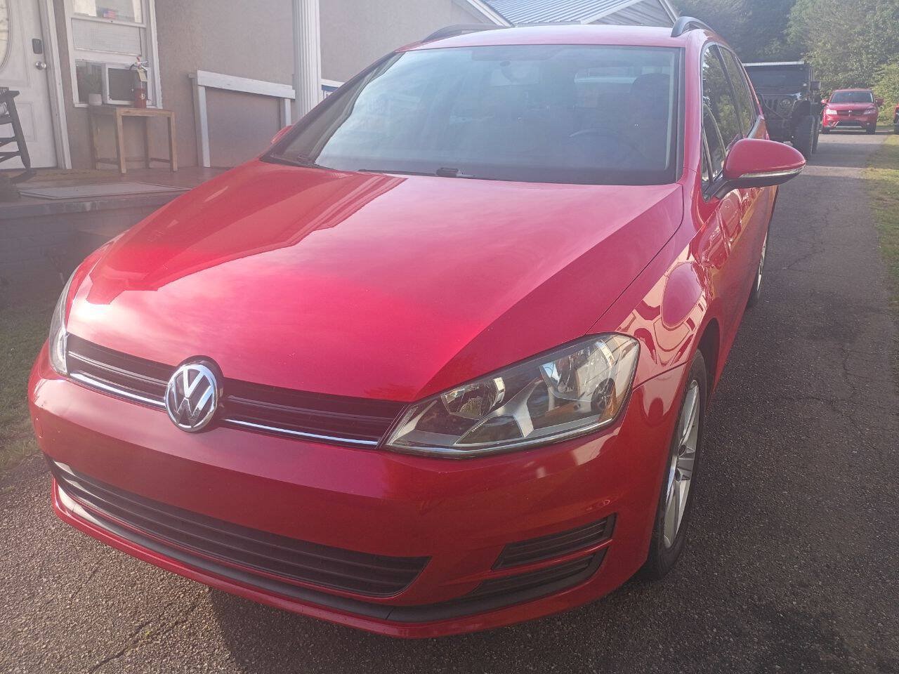 Used 2015 Volkswagen Golf TDI S FWD image 3