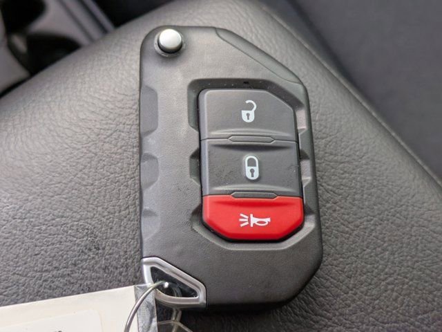 New 2025 Jeep Gladiator Sport image 25