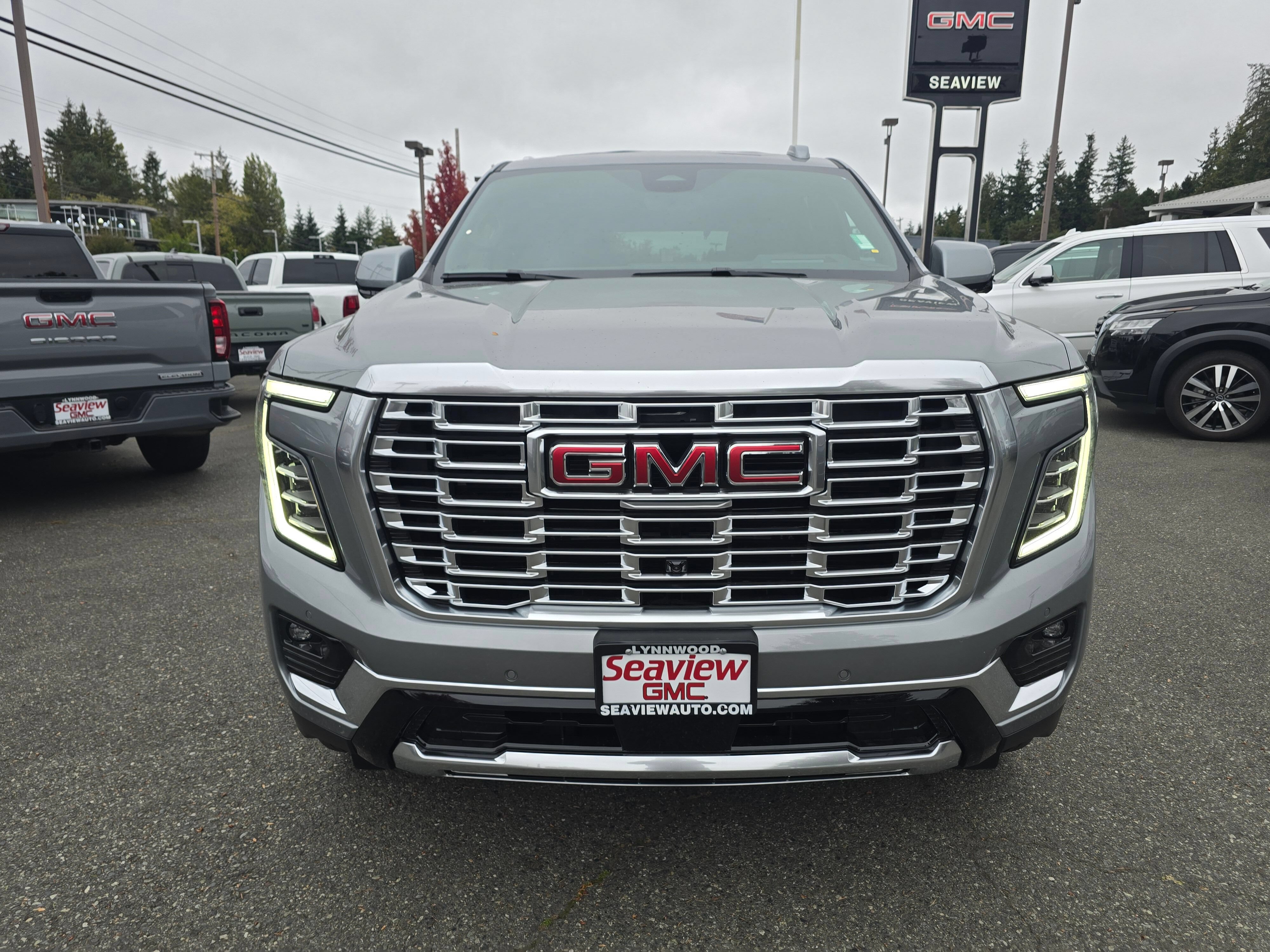 New 2026 GMC Yukon Denali w/ Denali Reserve Package AWD/4WD image 2