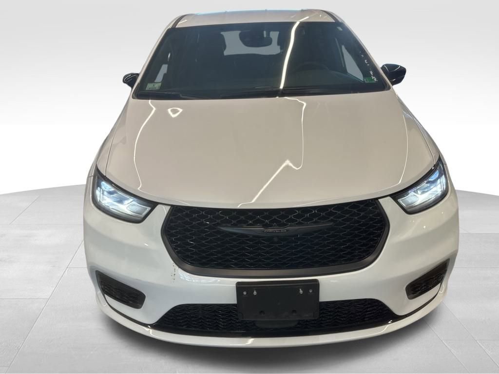 Used 2024 Chrysler Pacifica Select image 22