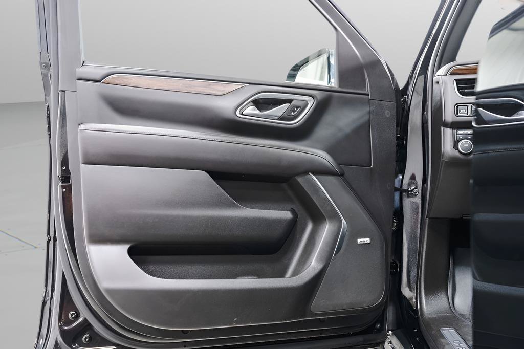 Used 2022 Chevrolet Tahoe Premier AWD/4WD image 24
