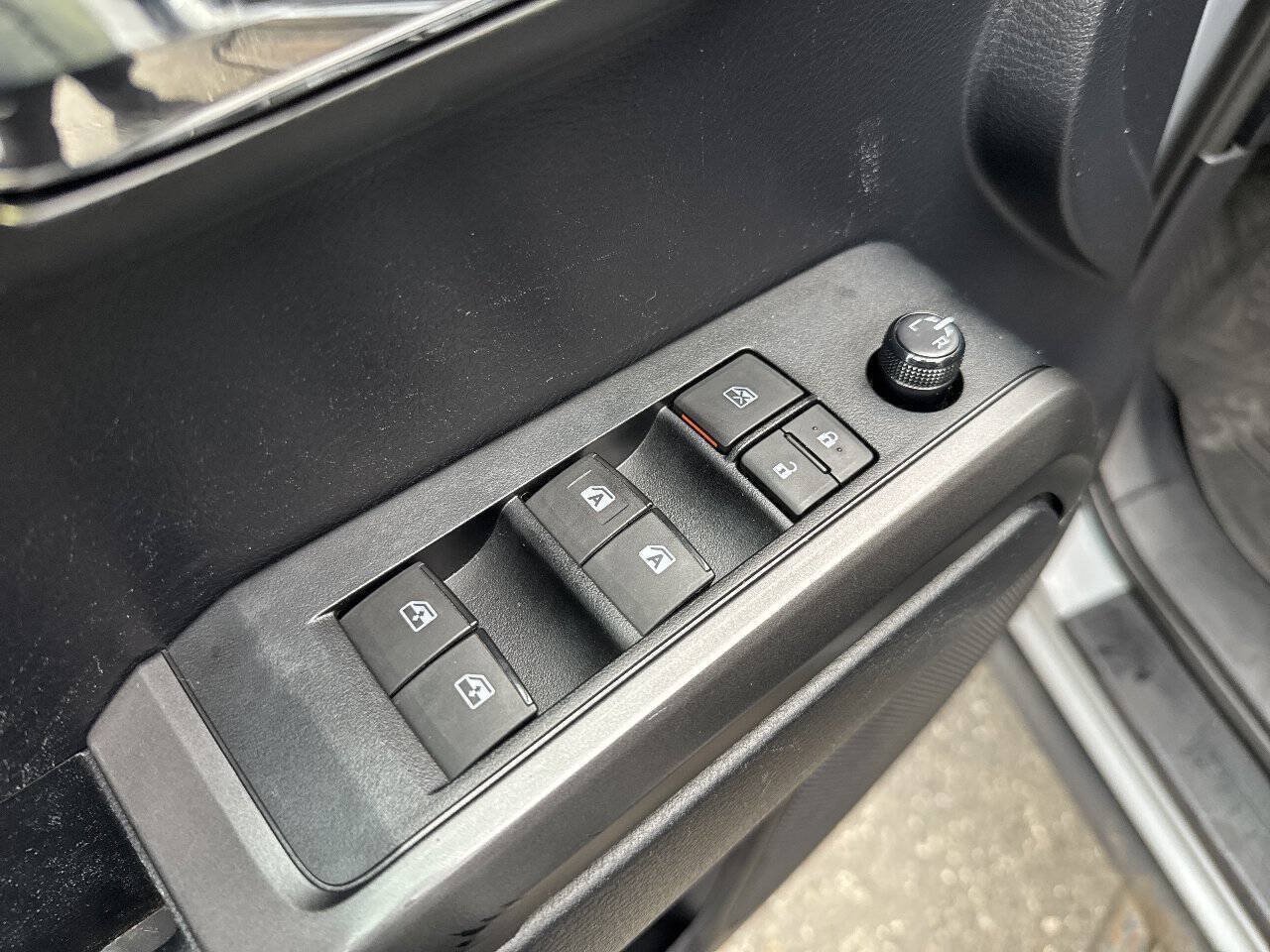 Used 2019 Toyota Tacoma TRD Sport AWD/4WD image 27
