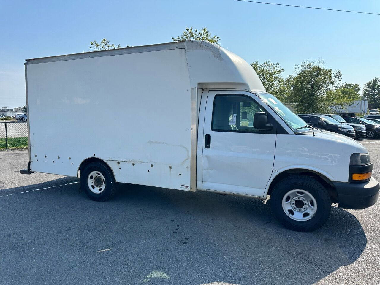 Used 2018 Chevrolet Express 3500 w/ Driver Convenience Package image 10