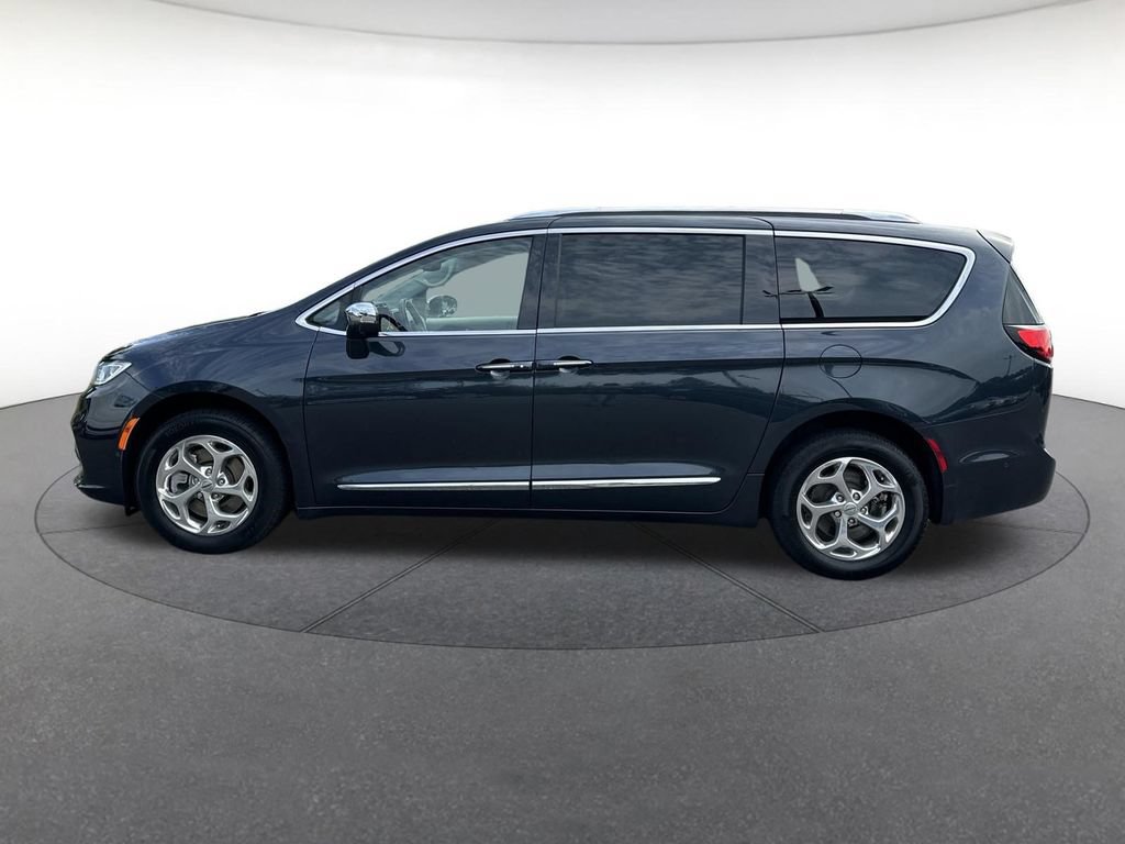 Certified 2021 Chrysler Pacifica Limited w/ Uconnect Theater Family Group AWD/4WD image 2